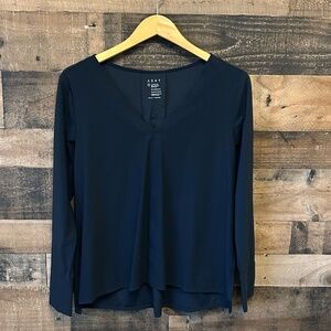 ✨ ADAY Something Tailored Top Navy Small EUC Minimalist Stretch Blouse✨